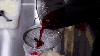 In8IbMLcuhOpN7z5p1GKKdnqWaXvwg1S.gif
